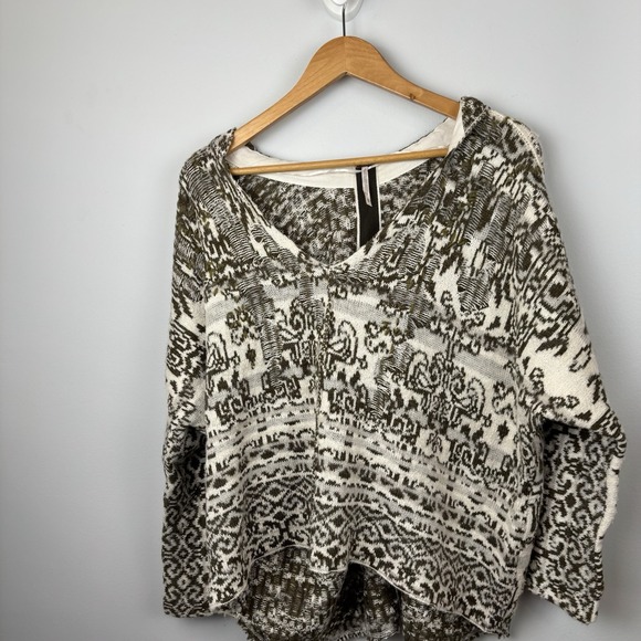 Free People Oversized Hooded Boho Sweater Olive Green Tapestry Soft Knit Sz XS - Picture 11 of 11